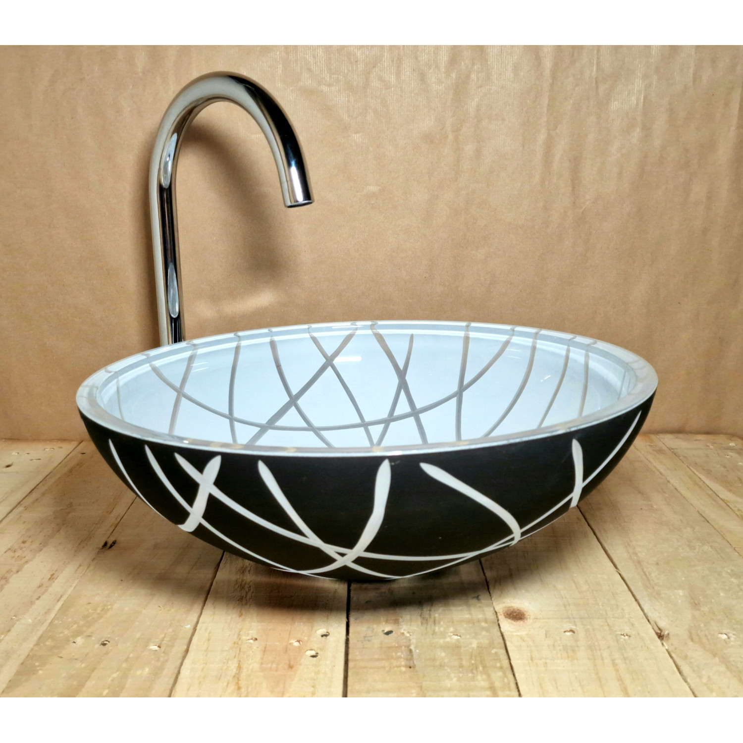 Skleněné designové umyvadlo v černé a bílé barvě U024 foto2