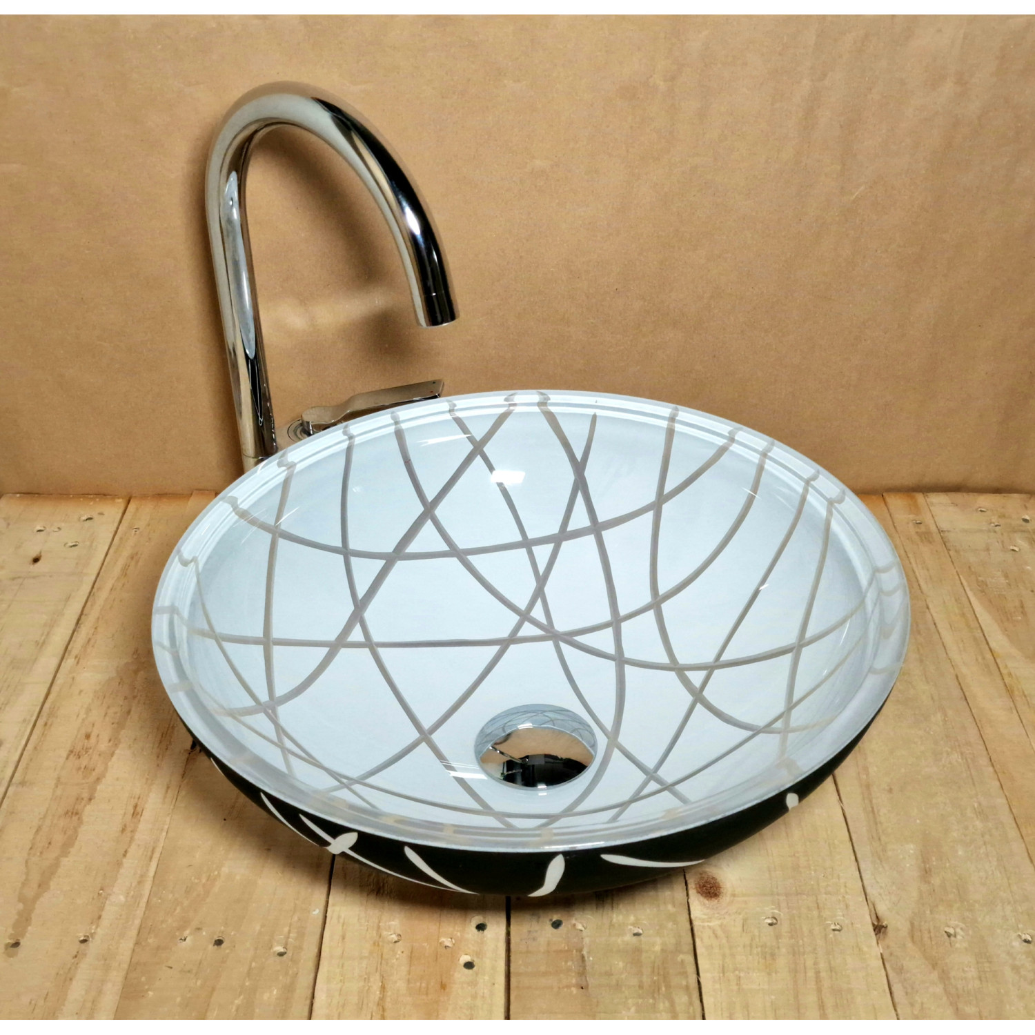 Skleněné designové umyvadlo v černé a bílé barvě U024 foto3