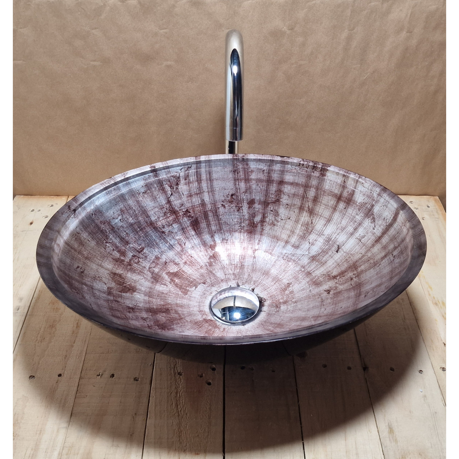 Designové oválné skleněné umyvadlo s efektem stříbrné fólie a hnědé barvy U038