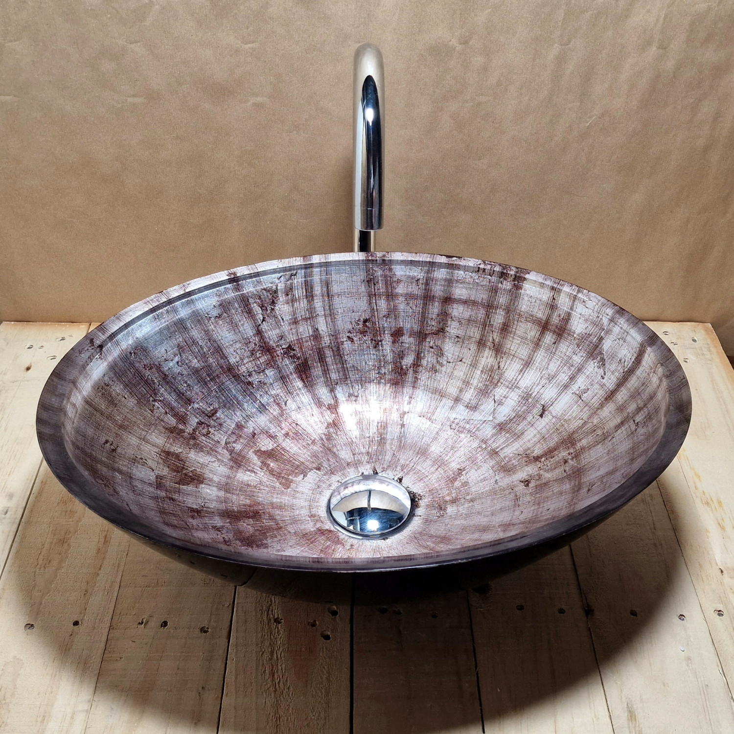 Designové oválné skleněné umyvadlo s efektem stříbrné fólie a hnědé barvy U038 foto2